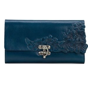 Patricia Nash
Teresa Leather Wallet